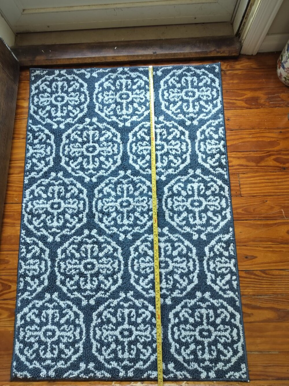Very SOFT Small Rug - Picture 7 of 8